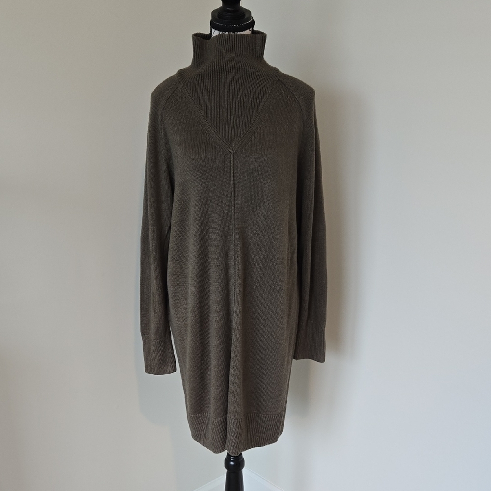 Zuda Green Turtleneck Knit Sweater Dress